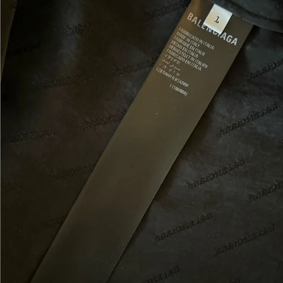 Balenciaga silk shirt with attached fringed scarf - Picture 4 of 4